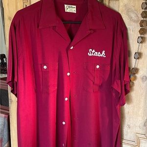 𝅺HILTON Vintage BOWLING SHIRT, Short Sleeve, Maroon, Embroidered, Size XL